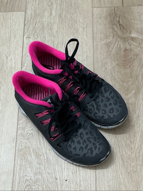 Nike Shoes - Nike Free 5.0 Women's Cheetah Print & Hot Pink Athletic Sneakers